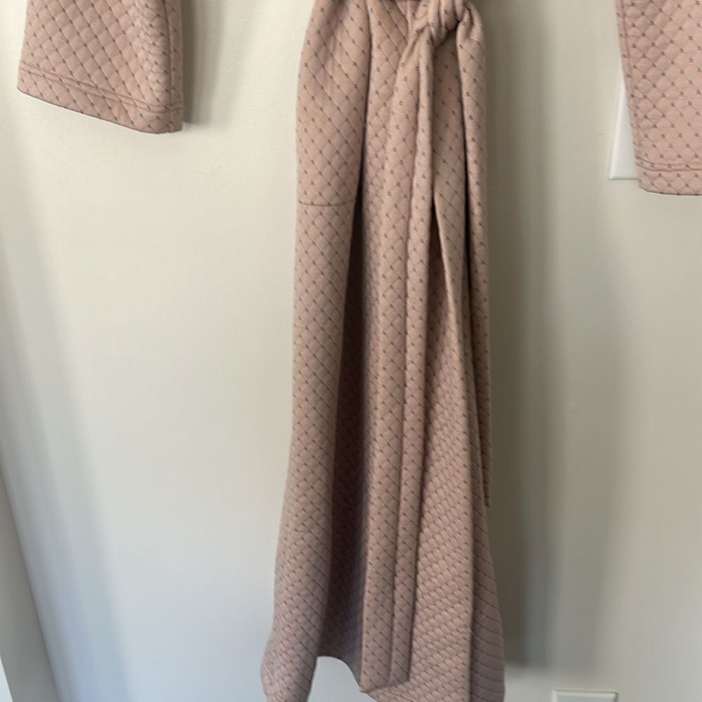 Diamond Tea Rose Quilted Pattern Long Robe M - Picture 3 of 8